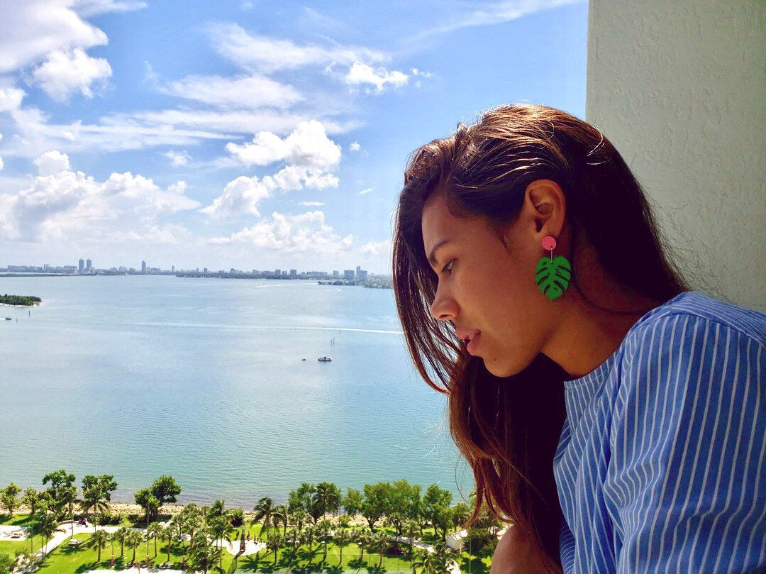 LE CHIC MIAMI - Monstera Pink Dot Dangles