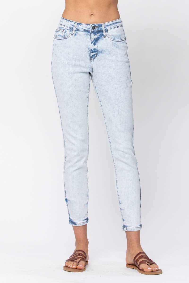 Judy Blue Jeans - HI-RISE SLIM FIT ULTRA LIGHT ACID WASH